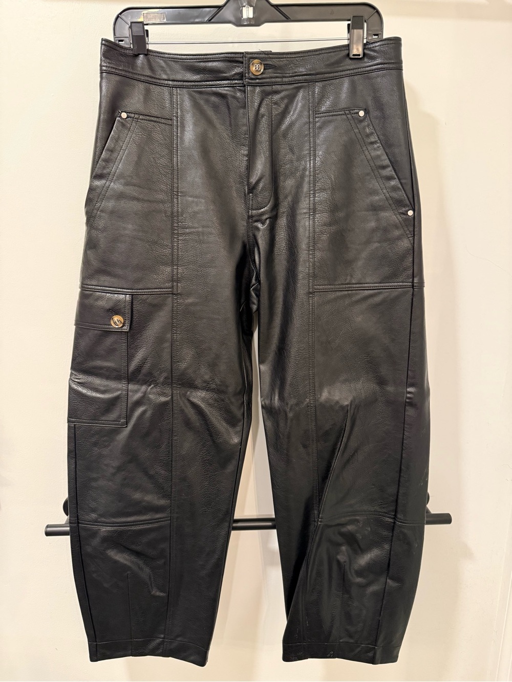 Anthropologie black faux leather Leather Cargo Pants size 8.
